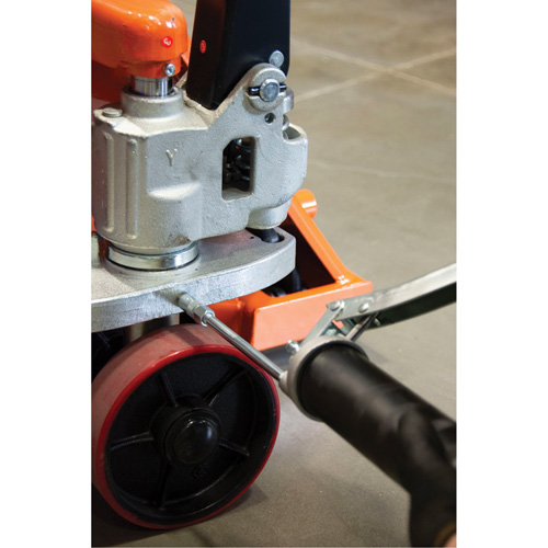 Heavy-Duty Lever Grease Gun, 14 oz Capacity Quali-T-Solutions