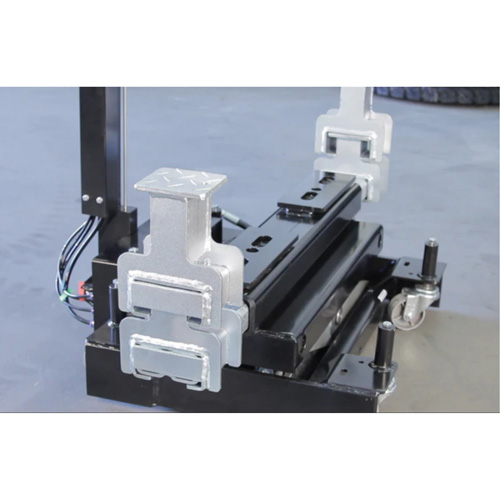 Cric de levage dextr&eacute;mit&eacute; par pare-chocs, Capacit&eacute; de 12 tonne(s), 8" - 15-3/4" h Quali-T-Solutions