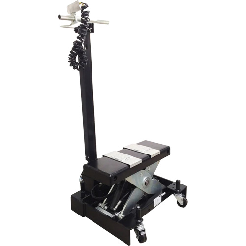 Cric de service de plancher &agrave; profil bas, 12 tonne(s) Capacit&eacute;, 7-1/2" Abaiss&eacute;e, 15" &eacute;lev&eacute;e, Air comprim&eacute;/hydraulique Quali-T-Solutions