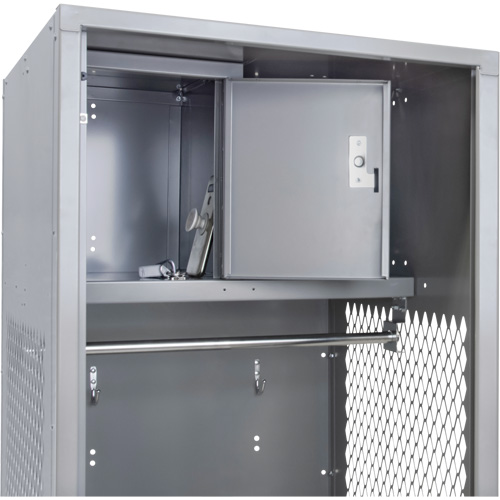 Casier pour &eacute;quipement, Acier, 24" la x 24" p x 72" h, Gris Quali-T-Solutions