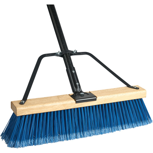 Balai-brosse &agrave; manche renforc&eacute; Ryno, 36", Fin, Soies PVC Quali-T-Solutions