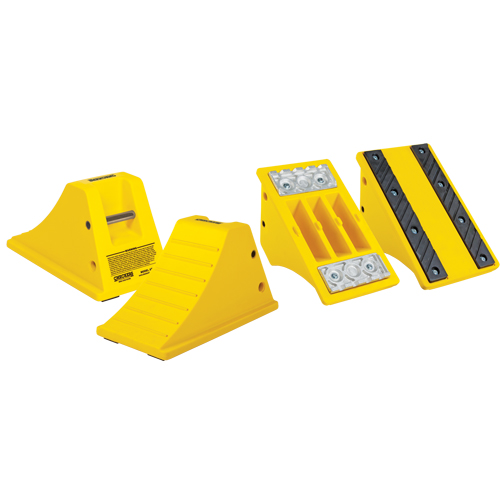 Cales-roue tout-terrain robustes, Polyur&eacute;thane, Jaune s&eacute;curit&eacute;, 11-1/4" la x 21" p x 12-1/4" h Quali-T-Solutions