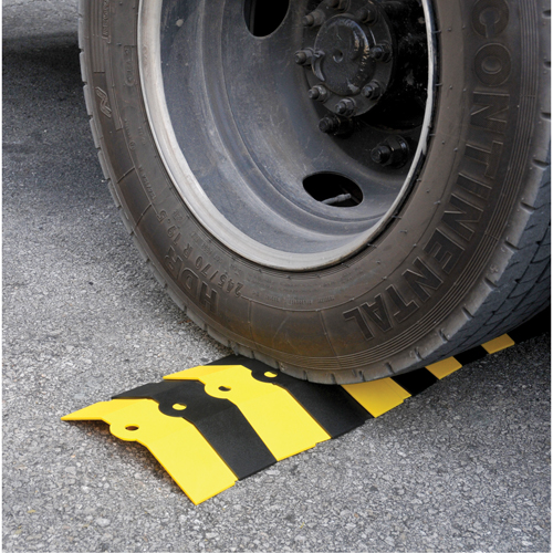 Syst&egrave;me de protection de c&acirc;bles Ultra-Sidewinder - grand , 34" x 13,675" x 2,13", 13500 lb (6,75 tons) Quali-T-Solutions