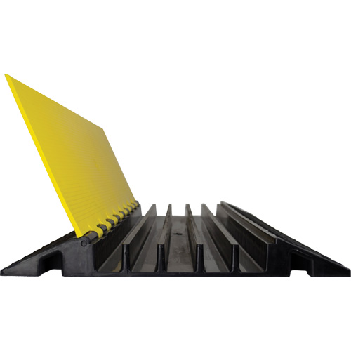 Protecteur de c&acirc;ble droit robuste Powerhouse, 5 canaux, 36" lo x 19,75" la x 2,25" h Quali-T-Solutions