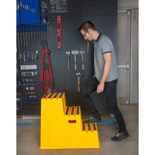 Industrial Step Stool, 3 Steps, 34-13/16" x 22-7/16" x 28-1/2" High Quali-T-Solutions
