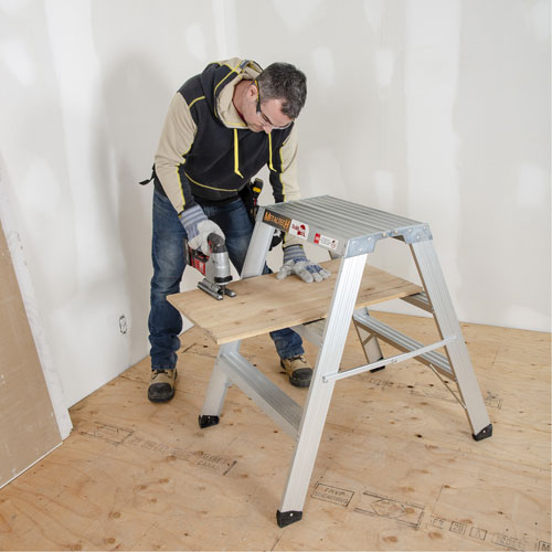 Poste de travail chevalet de sciage portatif, Cadre Aluminium, 12-1/4" p x 36" h Quali-T-Solutions