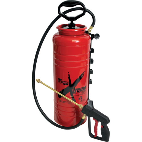 Vaporisateur de b&eacute;ton industriel Xtreme avec perche antigoutte, 3,5 gal. (13,25 L), Acier, Lance de 24" Quali-T-Solutions