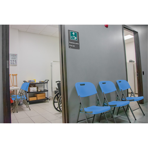 Chaise pliante, Poly&eacute;thyl&egrave;ne, Bleu, Capacit&eacute; 350 lb Quali-T-Solutions