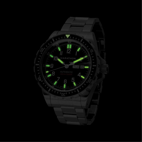 Tr&egrave;s grande montre automatique avec jour/date avec bracelet en acier inoxydable, Num&eacute;rique, &agrave; piles, 46 mm, Argent Quali-T-Solutions