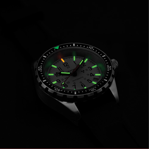 Montre automatique moyenne pour plongeur &eacute;dition arctique, Num&eacute;rique, &agrave; piles, 36 mm, Noir Quali-T-Solutions