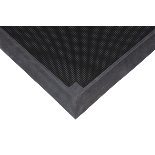Tapis pour l'assainissement des chaussures, Caoutchouc, 2-2/3' la x 3-1/4' lo x 2-1/2" &eacute;pais, Noir Quali-T-Solutions