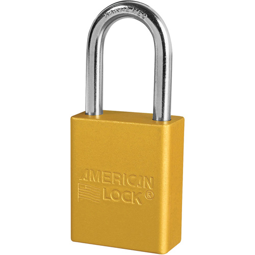 Cadenas de s&eacute;curit&eacute; American Lock, Jaune, Cl&eacute;s identiques, Aluminium, Largeur de 1-1/2" Quali-T-Solutions