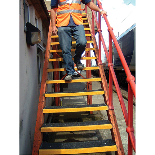 Safestep&reg; Anti-Slip Step Cover, 10" W x 32" L, Black & Yellow Quali-T-Solutions