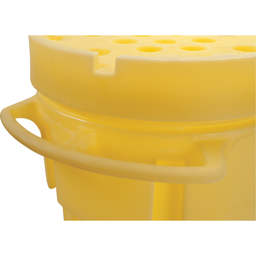 Trousse de lutte contre les d&eacute;versements de premi&egrave;re qualit&eacute;, Universel, Overpack/Baril de r&eacute;cup&eacute;ration, Absorbance de 95 gal. US Quali-T-Solutions