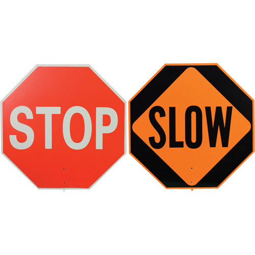 Panneau de signalisation &agrave; deux c&ocirc;t&eacute;s  Stop/Slow , 18" x 18", Plastique, Anglais avec pictogramme Quali-T-Solutions