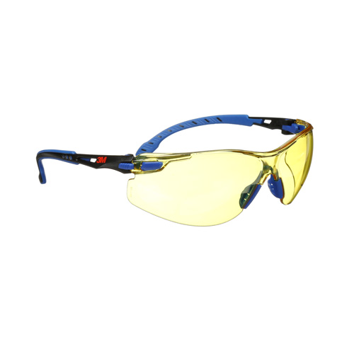 Lunettes de s&eacute;curit&eacute; Solus avec lentilles Scotchgard, Lentille Ambr&eacute;e, Antibu&eacute;e, R&eacute;pond ou surpasse la norme CSA Z94.3 Quali-T-Solutions