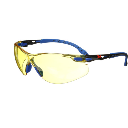 Lunettes de s&eacute;curit&eacute; Solus avec lentilles Scotchgard, Lentille Ambr&eacute;e, Antibu&eacute;e, R&eacute;pond ou surpasse la norme CSA Z94.3 Quali-T-Solutions