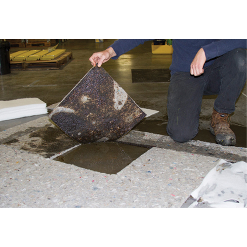 Spilltration Husky Pads, Oil Only, 16" x 16", 17.2 gal. Absorbancy Quali-T-Solutions