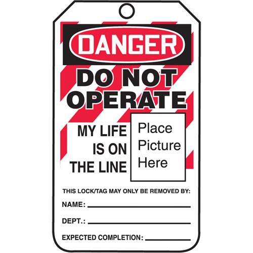 &eacute;tiquettes de verrouillage Do Not Operate Danger, Papier cartonn&eacute;, 3-1/4" la x 5-3/4" h, Anglais Quali-T-Solutions