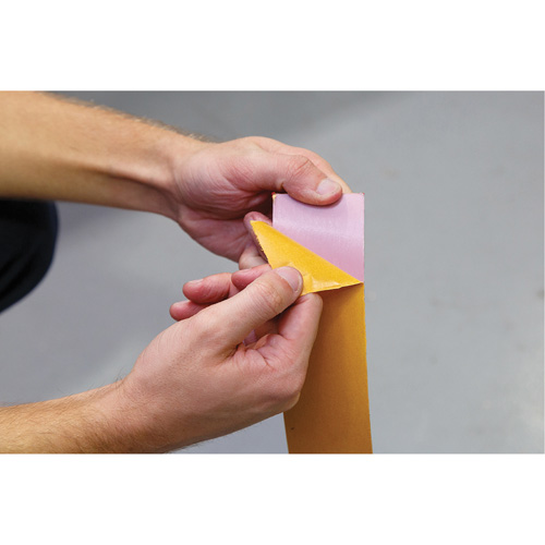 Marqueur robuste pour le sol Tough-Mark, Rectangle, 48" lo x 2" la, Jaune, Poly&eacute;thyl&egrave;ne Quali-T-Solutions