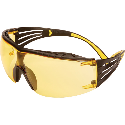 Lunettes de s&eacute;curit&eacute; SecureFit s&eacute;rie 400, Lentille Ambr&eacute;e, Antibu&eacute;e/Anti-&eacute;gratignures, ANSI Z87+/R&eacute;pond ou surpasse la norme CSA Z94.3 Quali-T-Solutions