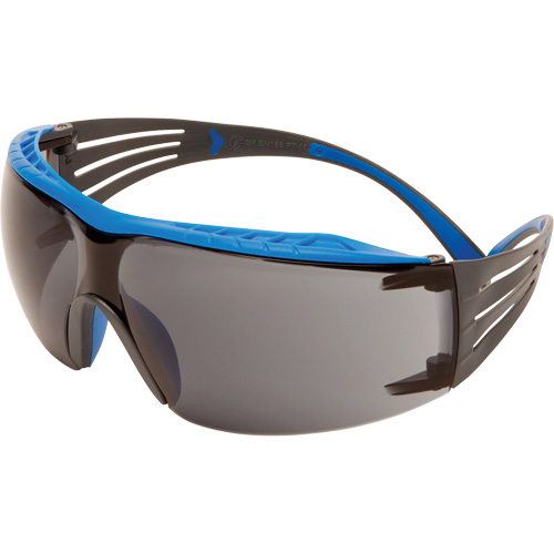 Lunettes de s&eacute;curit&eacute; SecureFit s&eacute;rie 400, Lentille Gris, Antibu&eacute;e/Anti-&eacute;gratignures, ANSI Z87+/R&eacute;pond ou surpasse la norme CSA Z94.3 Quali-T-Solutions