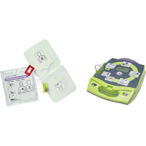 D&eacute;fibrillateur enti&egrave;rement automatis&eacute; AED Plus en anglais avec &eacute;lectrodes Pedi-Padz II suppl&eacute;mentaires, Automatique, Anglais, Classe 4 Quali-T-Solutions