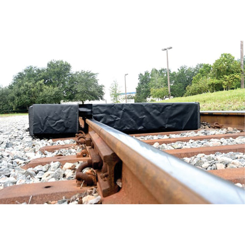 Ultra-Track Berm, 144 US gal. Capacity, 4' W x 6' L x 12" H, Foam Wall Quali-T-Solutions