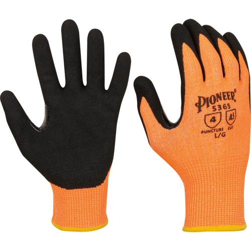 Gants r&eacute;sistants &agrave; la coupe compatibles avec les &eacute;crans tactiles, Taille Petit, Calibre 13, Rev&ecirc;tement Nitrile, Enveloppe en Polyester/PEHP, ASTM ANSI niveau A5 Quali-T-Solutions