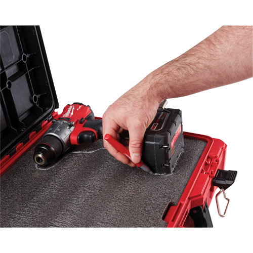 Coffre &agrave; outils avec partitions ajustables Packout, 20-7/10" x 15-1/5" x 6-1/5", Noir/Rouge Quali-T-Solutions