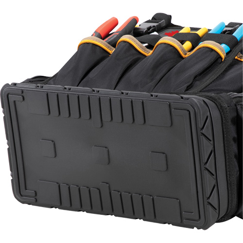Sac &agrave; dos &agrave; outils &agrave; base moul&eacute;e, 18" lo x 13" la, Noir/Bleu, Balistique/Polyester Quali-T-Solutions
