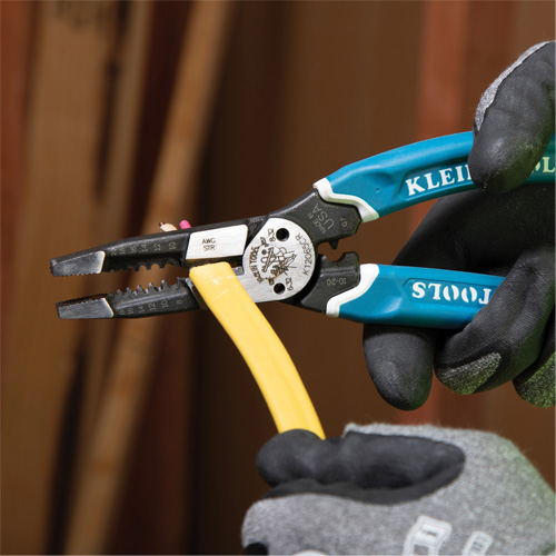 Outil polyvalent Klein-Kurve pour d&eacute;nuder, couper et sertir les fils, 8-1/4" lo, 8 - 20 AWG Quali-T-Solutions