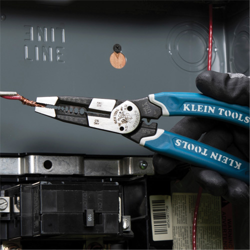 Outil polyvalent Klein-Kurve pour d&eacute;nuder, couper et sertir les fils, 8-1/4" lo, 8 - 20 AWG Quali-T-Solutions