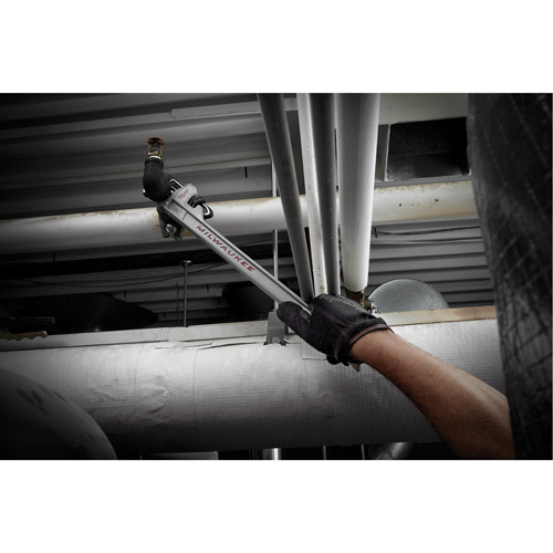 Cl&eacute; &agrave; tuyau avec manche Powerlength, Cap des m&acirc;choires 1-1/2", Longueur 10" Quali-T-Solutions