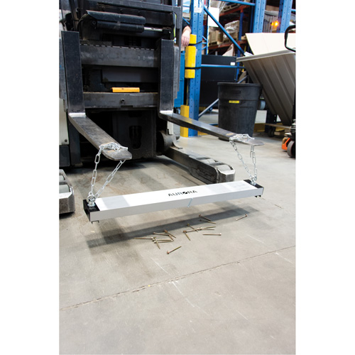 Balais de cour magn&eacute;tique, 36" la Quali-T-Solutions