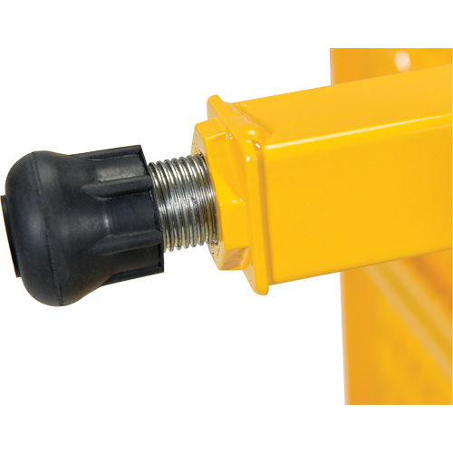 Plate-forme ajustable Step-Mate, 1 marche(s), 23-1/2" la x 19-9/16" lo x 16-1/2" h, Capacit&eacute; 500 lb Quali-T-Solutions