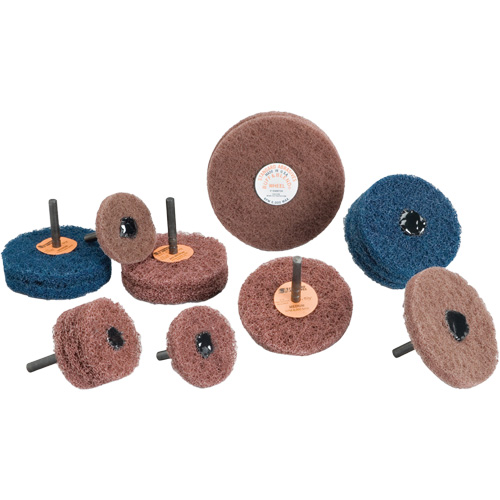 Meule Buff & Blend Standard Abrasives, 3" dia. x 1/4" la, Arbre 1/4", Oxyde d'aluminium Quali-T-Solutions