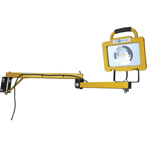 Lampe robuste pour quais, Bras 40", 38 W, Ampoule DEL, M&eacute;tal Quali-T-Solutions