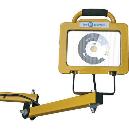 Lampe robuste pour quais, Bras 40", 38 W, Ampoule DEL, M&eacute;tal Quali-T-Solutions