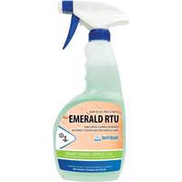 D&eacute;sinfectants et nettoyants Emerald, 750 ml, Bouteille &agrave; g&acirc;chette Quali-T-Solutions