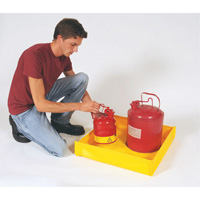 Flexible Ultra-Utility Tray, 12" lo x 12" la x 4,8" h, Cap. de d&eacute;versement 1,5 gal. US Quali-T-Solutions