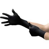 Gants Onyx, Petit, Nitrile, 3,5 mils, Sans poudre, Noir Quali-T-Solutions