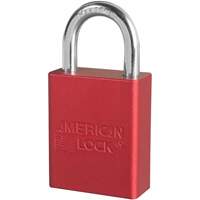 Cadenas de s&eacute;curit&eacute; American Lock, Rouge, Cl&eacute;s diff&eacute;rentes, Aluminium, Largeur de 1-1/2" Quali-T-Solutions