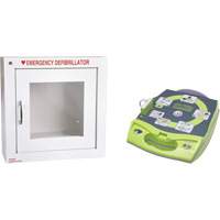 D&eacute;fibrillateur enti&egrave;rement automatis&eacute; AED Plus en anglais avec armoire murale munie d'une alarme, Automatique, Anglais, Classe 4 Quali-T-Solutions