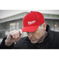 Casquette ajust&eacute;e Flexfit, Rouge, Poly-coton Quali-T-Solutions