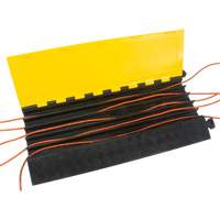 Protecteur de c&acirc;bles en polyur&eacute;thane, 5 canaux, 35,43" lo x 19,69" la x 2" h Quali-T-Solutions