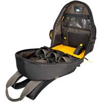 Sacs &agrave; dos pour outils Techgear &agrave; 53 pochettes, 16" lo x 13-1/4" la, Noir, Polyester Quali-T-Solutions