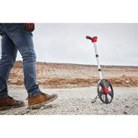 Roue &agrave; mesurer num&eacute;rique, 12"/30 cm, Gamme de 10 000' Quali-T-Solutions