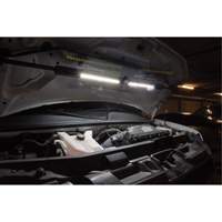 Baladeuse sous-capot pliante, Crochet, Rechargeable, 1400 lumens Quali-T-Solutions